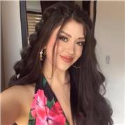 Una mujer muy creativa y apasionada, que le gusta enseñar y dejar su granito de arena, me gustaría dar clases a mujeres, para empoderar su autoestima